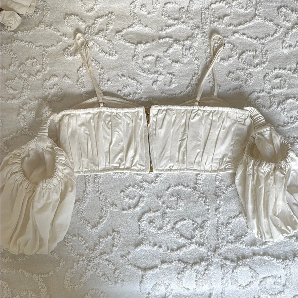 Elegant Cream Women's Top - Picture 5 of 6